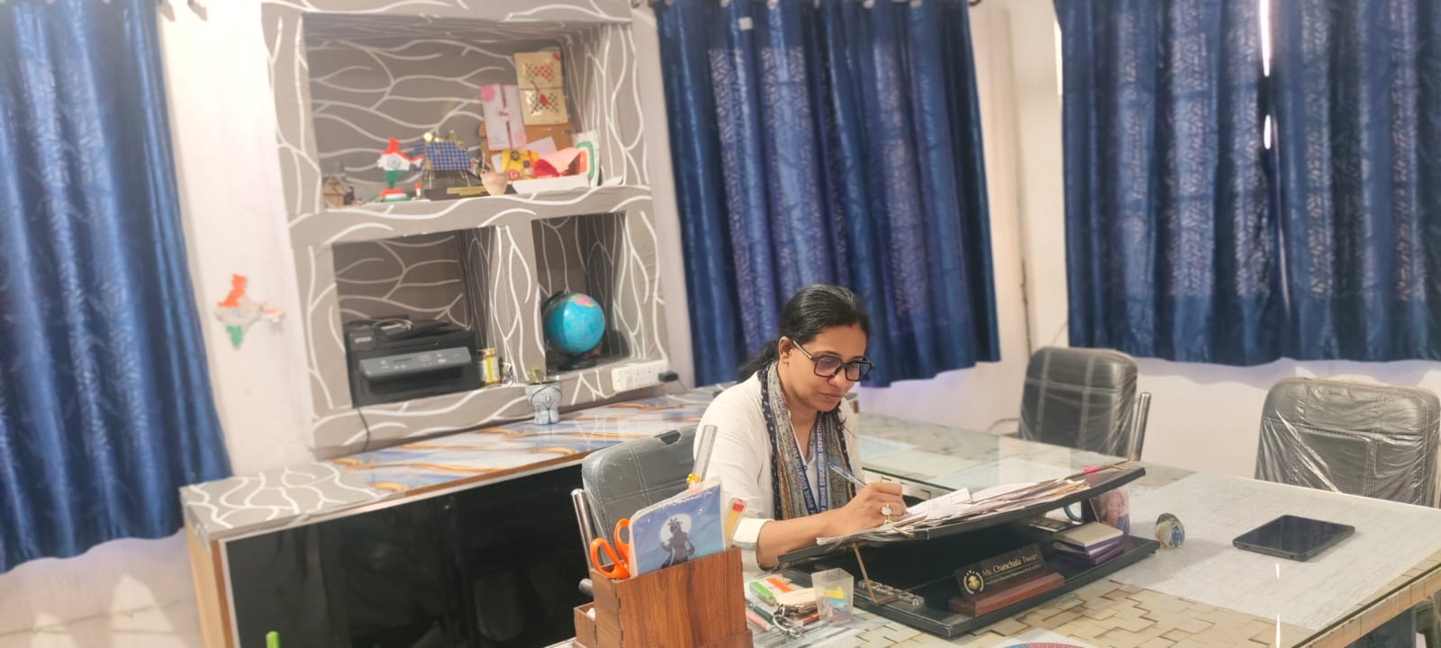 चंचला तिवारी की तस्वीर