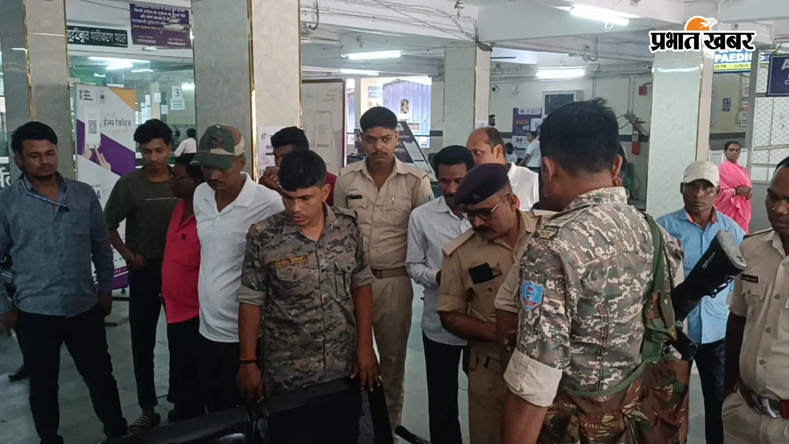 एसएनएमएमसीएच में सुबह मची हलचल, ओपीडी के पास अर्धबेहोश मिली युवती; सरायढेला पुलिस जांच में जुटी