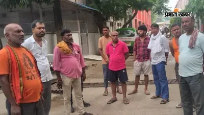 बेगूसराय में तेज रफ्तार हाईवा से बचने में बिगड़ा बाइक का संतुलन, सड़क पर गिरी महिला; अस्पताल ले जाने के दौरान मौत