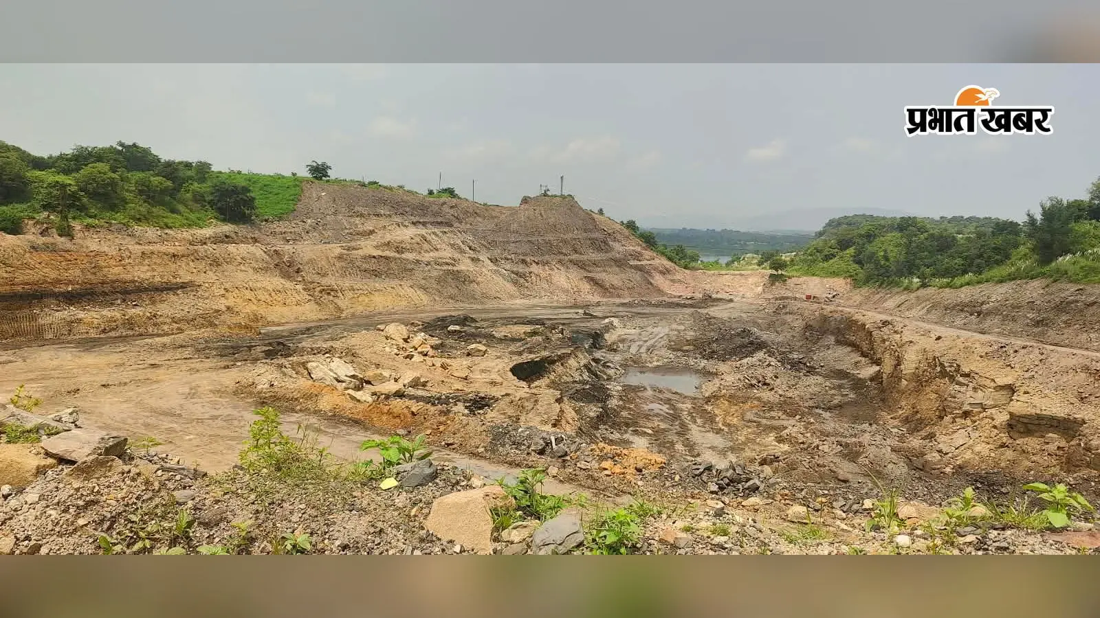 भुरकुंडा संगम खदान में दूसरे दिन भी आंदोलन जारी, कामकाज ठप