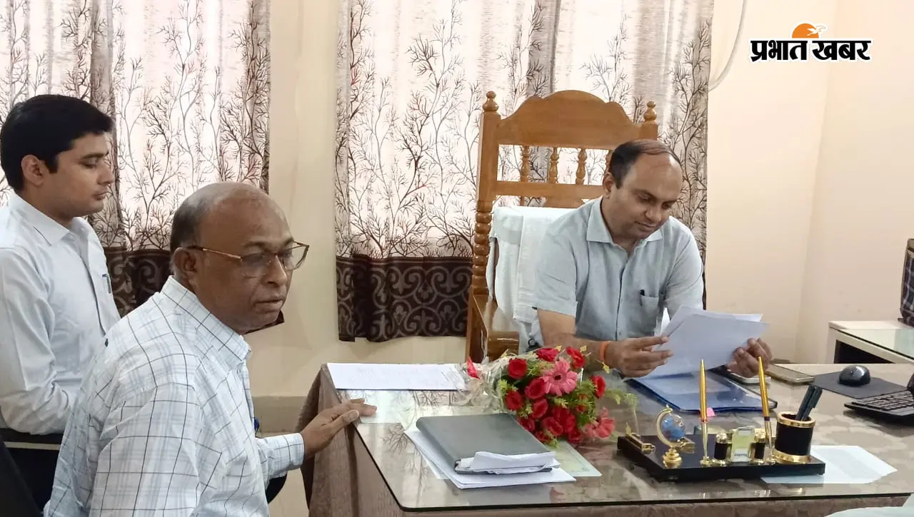 जिलाधिकारी रोशन कुशवाहा ने जिला कोषागार का किया औचक निरीक्षण, दिए आवश्यक दिशा-निर्देश