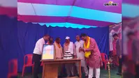 बेतिया के नौतन छात्र-छात्राओं ने दी मनमोहक प्रस्तुतियां, शिक्षकों को अंगवस्त्र, डायरी व कलम भेंट कर किया सम्मानित