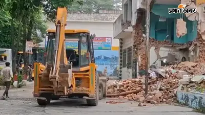 सहारनपुर में 100 साल से ज्यादा पुरानी मस्जिद पर चला बुलडोजर, रात में सील की बात और सुबह ध्वस्तीकरण, UP में प्रशासन की कार्रवाई से सियासी घमासान