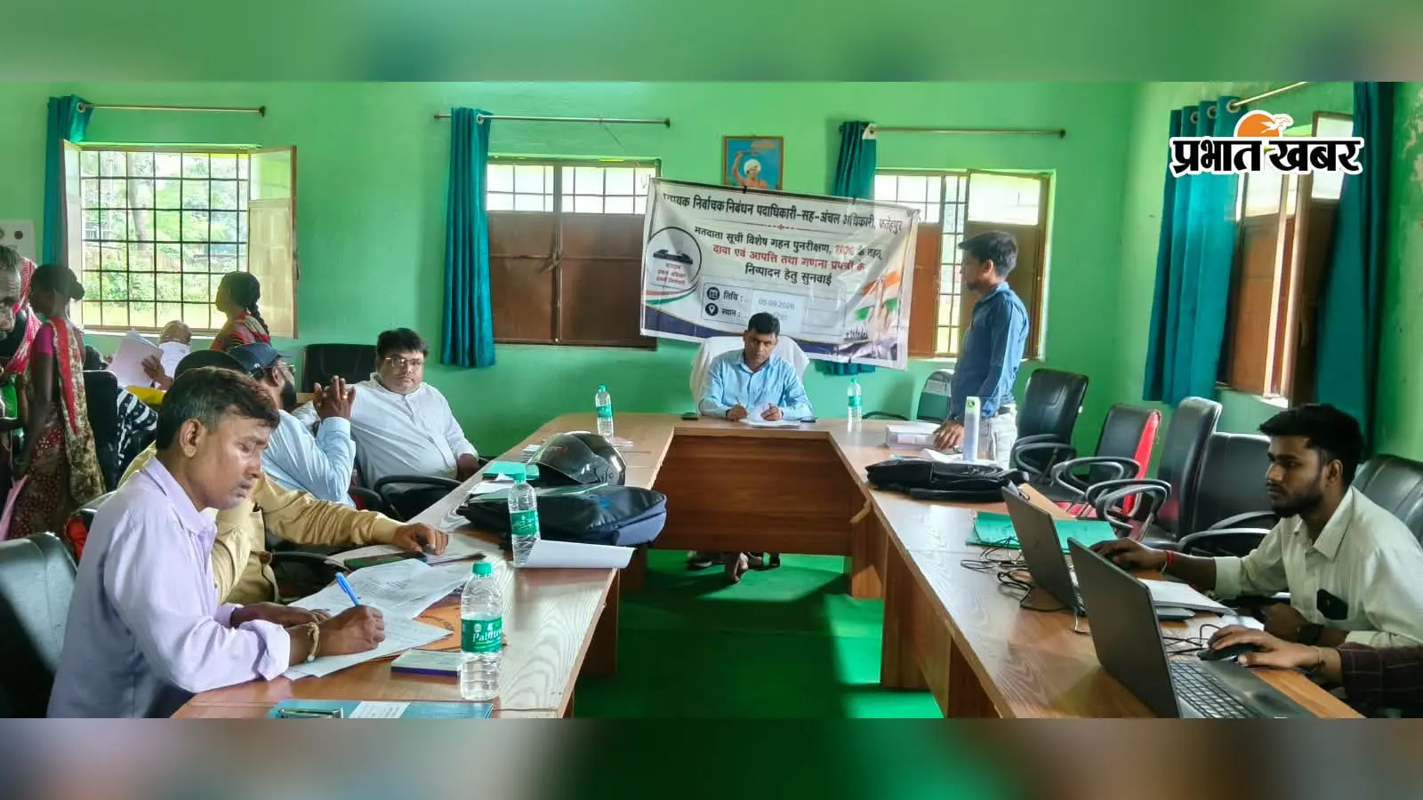 वोटर लिस्ट में नाम-पता गलत:फतेहपुर में लगा SIR शिविर, जमा करें जरूरी दस्तावेज