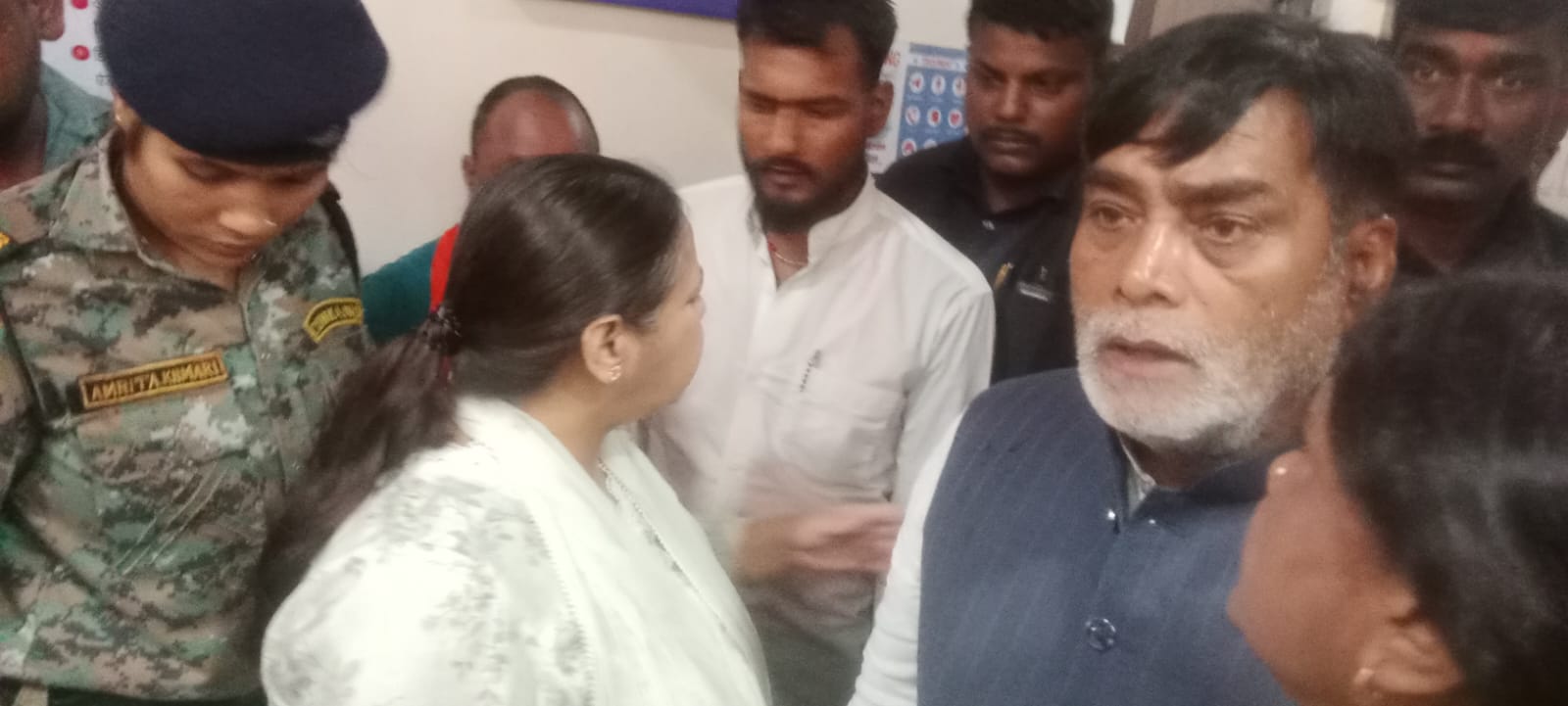 मौके पर पहुंचे मंत्री और सांसद 