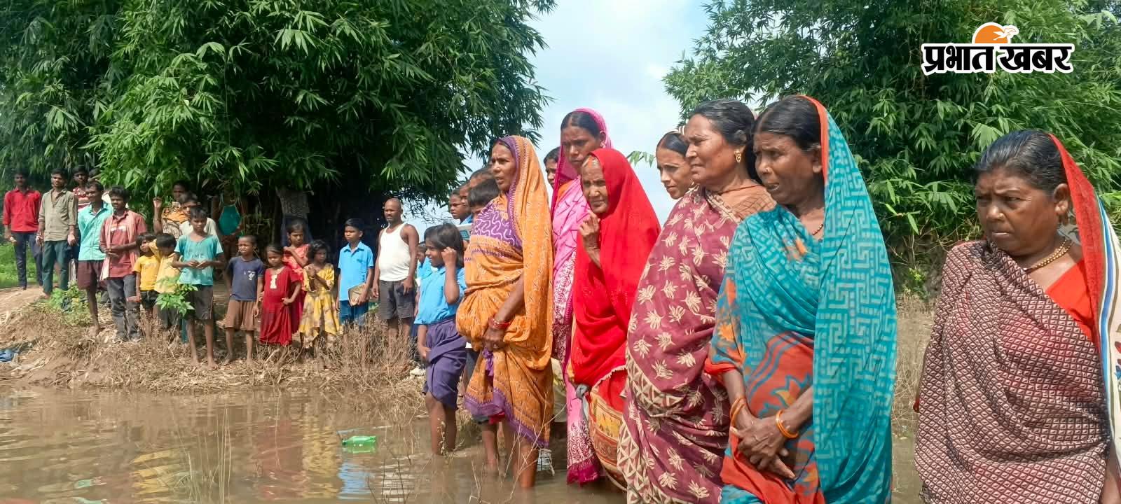 पाईन के समीप पहुंच कर अपनी मांगों को रखा | Prabhat Khabar Network