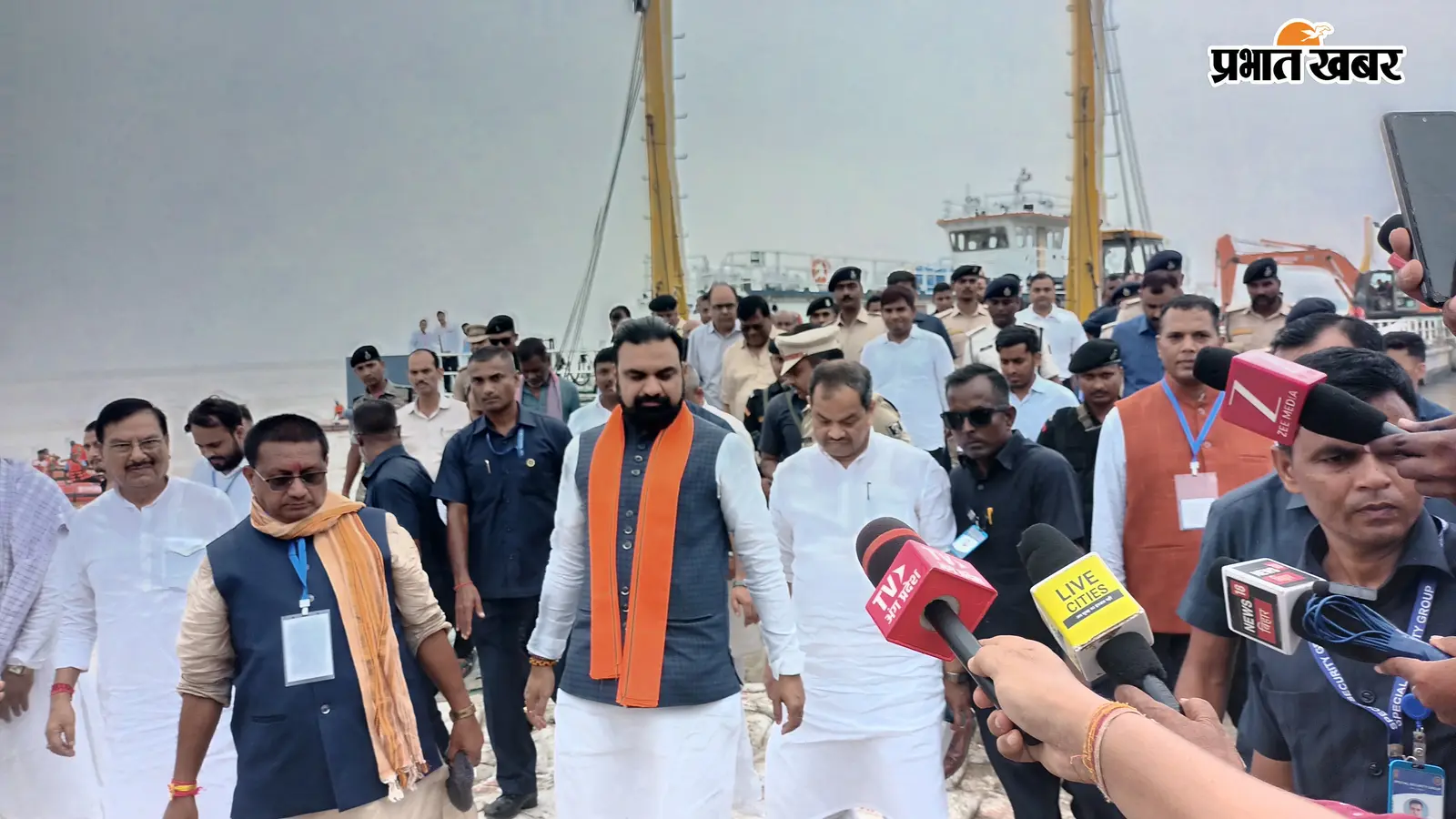 नवगछिया में गंगा नदी के तेज कटाव स्थल पर पहुंचे मुख्यमंत्री सम्राट चौधरी, फ्लड फाइटिंग कार्यों की ली जानकारी