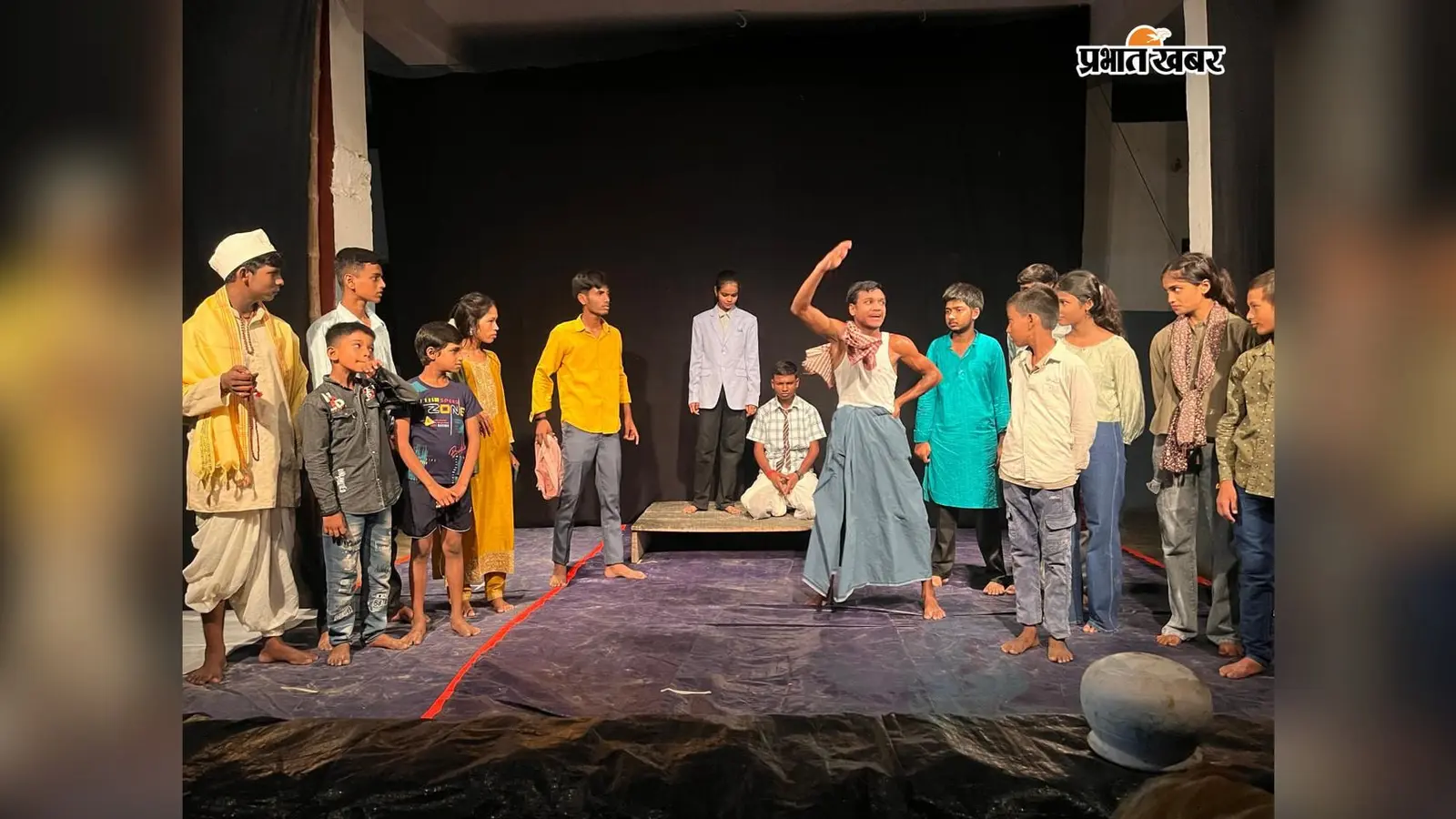 बेगूसराय : बीहट में बाल कलाकारों ने मंच पर दिखाया ‘डिजिटल अंधेरा’, साइबर ठगी और फेक न्यूज पर किया प्रहार
