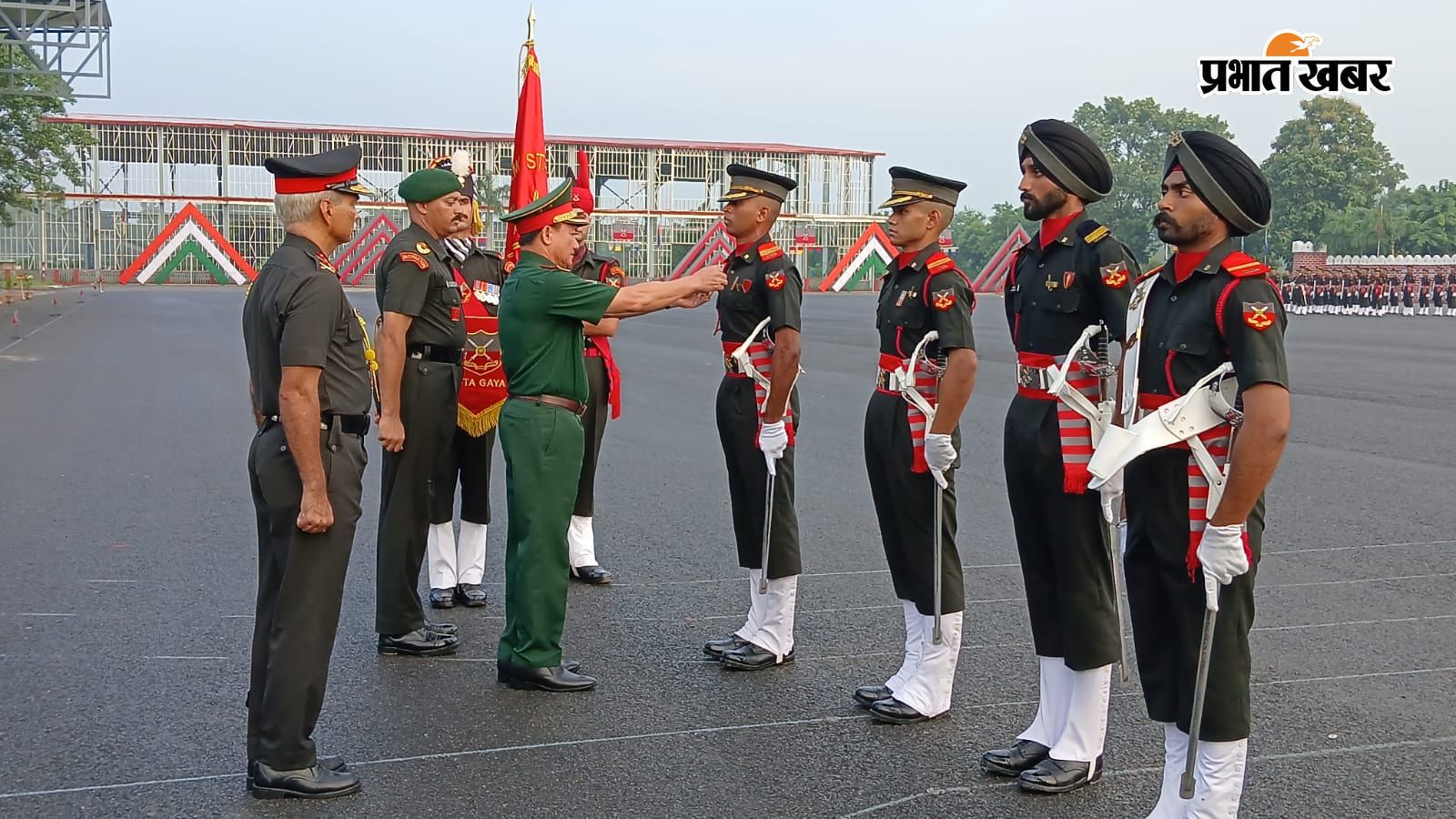 मेडल और बैनर से सम्मान