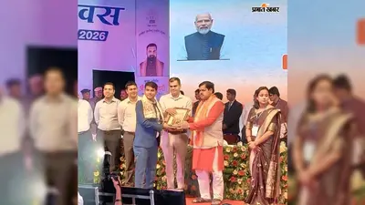 10% सैलरी छात्रों पर खर्च, पीपीटी-वीडियो से पढ़ाने वाले कैमूर के सुमित को मिला राजकीय शिक्षक सम्मान