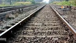 गिद्धौर में रेलवे ट्रैक किनारे मिला अज्ञात युवक का शव, इलाके में सनसनी