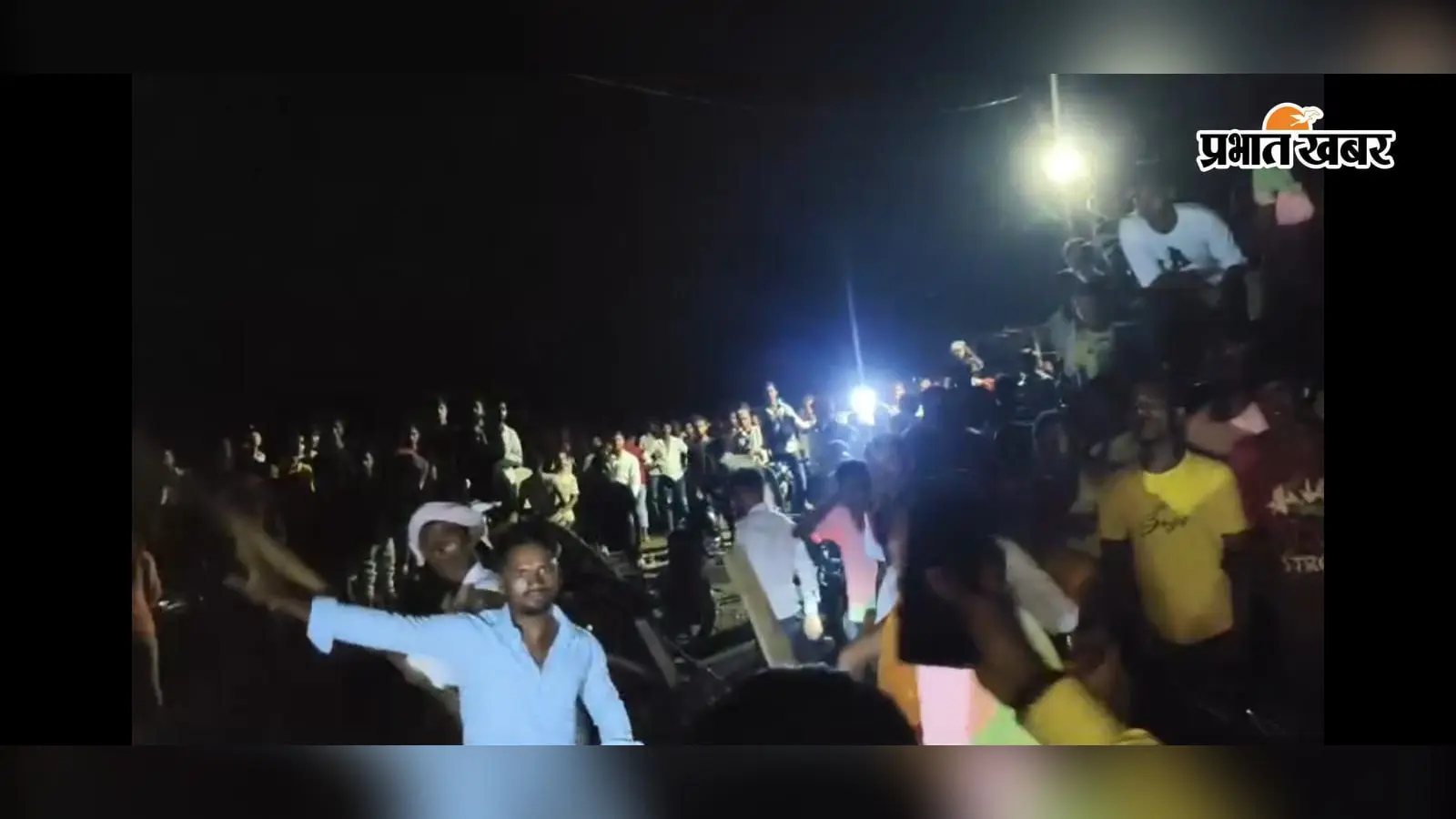 शराब की तलाशी लेने पहुंची पुलिस पर बरसे लाठी-डंडे, महिला जवान समेत तीन घायल