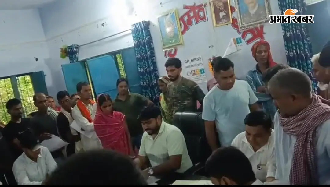 'सीओ ने बोला तुम कौन...' SIR कार्यक्रम में मुखिया के साथ हंगामे का वीडियो वायरल; DC से कार्रवाई की मांग
