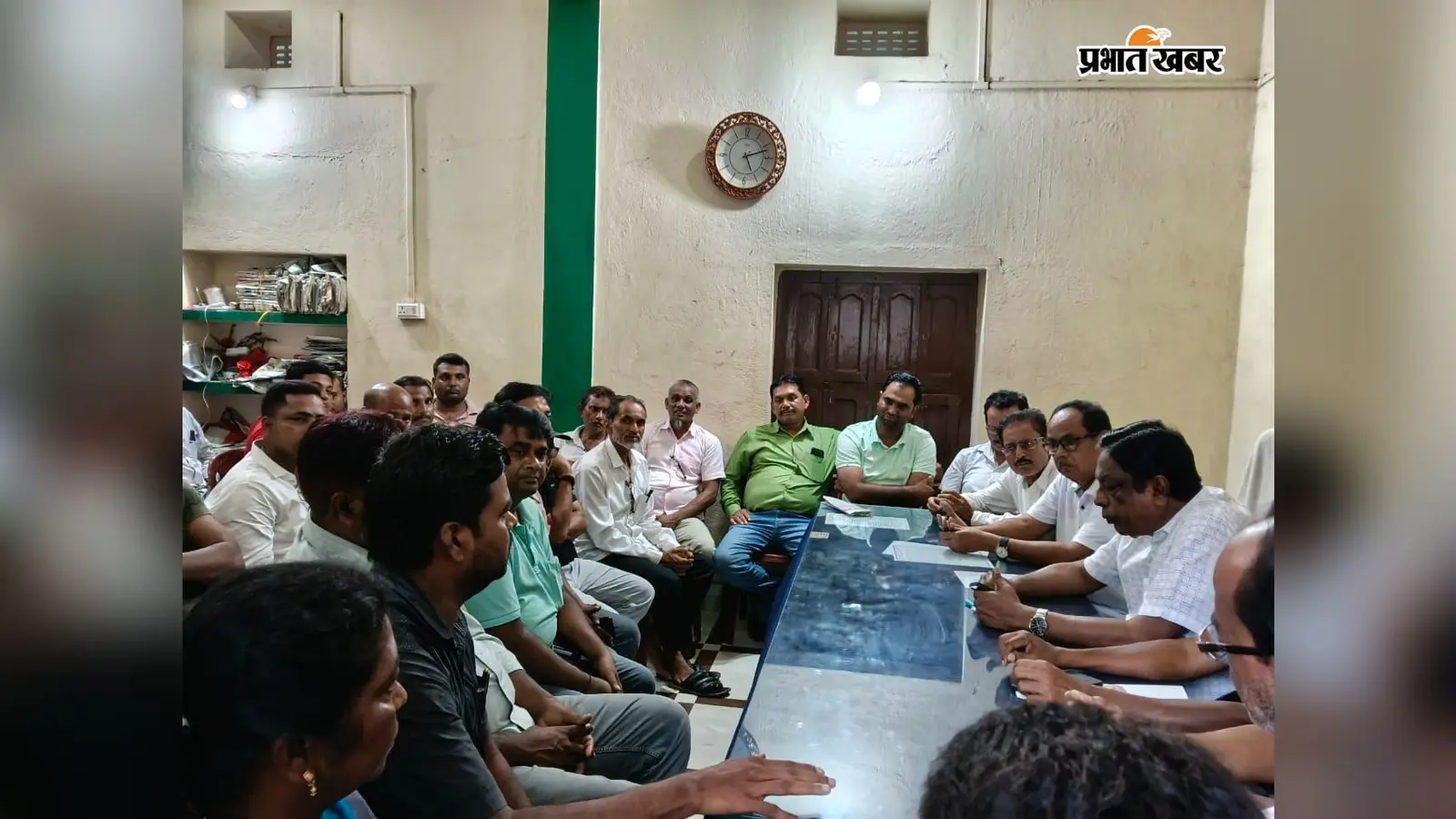 नगर परिषद के फंड पर घमासान, आलमगीर आलम के सामने पार्षदों ने उठाई समान आवंटन की आवाज