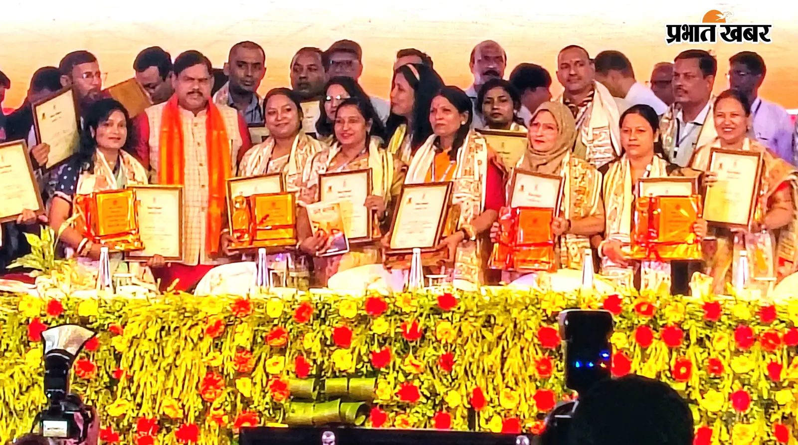 गोपालगंज की प्रधान शिक्षिका पुनीता कुमारी को राजकीय शिक्षक पुरस्कार, मुख्यमंत्री-शिक्षामंत्री ने किया सम्मानित