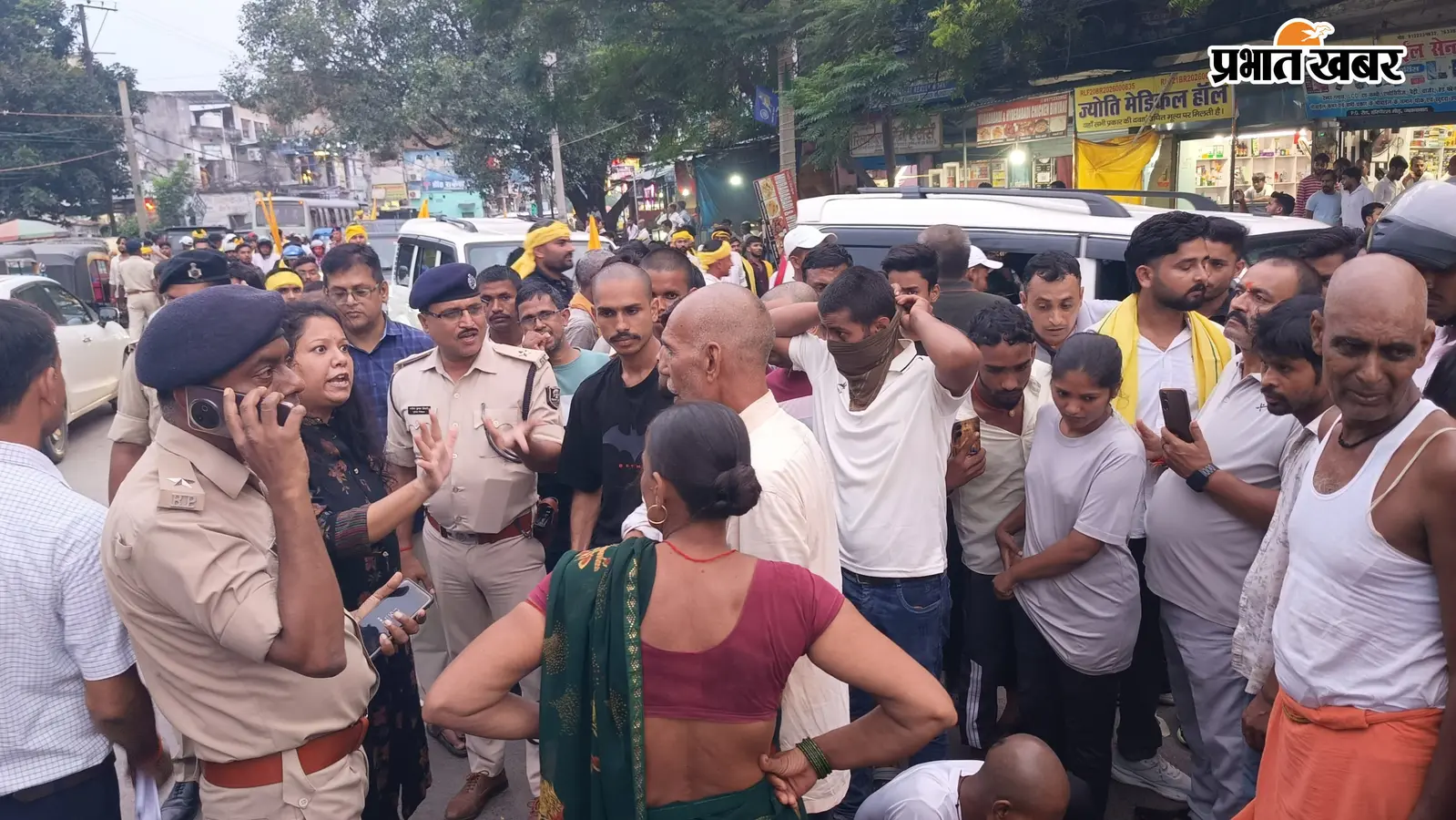 जहानाबाद: दिल्ली से चाचा के श्राद्ध में आए युवक की संदिग्ध मौत, नहर से मिला शव; भड़के परिजनों ने अस्पताल मोड़ पर पटना-गया मार्ग किया जाम