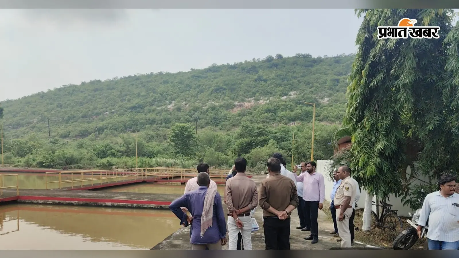 शिकायतों की पड़ताल को खड़गपुर पहुंचे पीएचइडी सचिव, जलापूर्ति योजनाओं का लिया जायजा