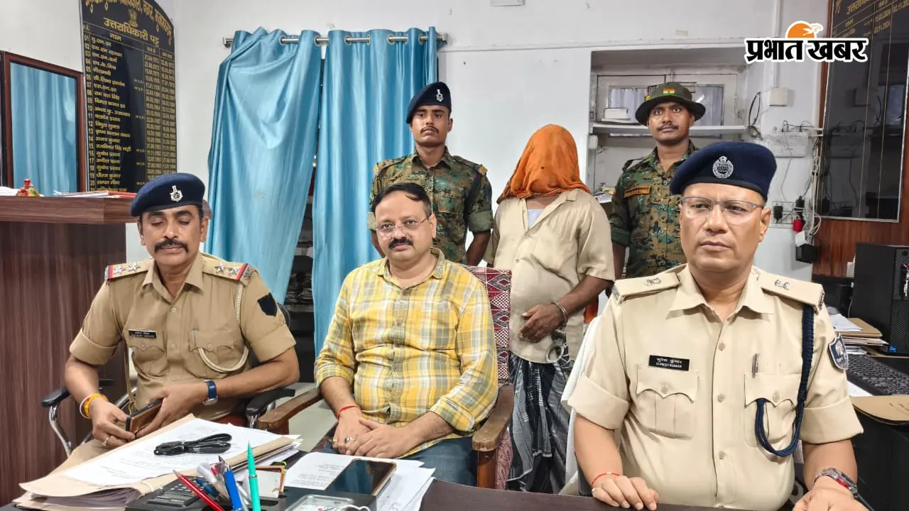 सिकंदरपुर में 1.94 किलो गांजा के साथ तस्कर गिरफ्तार, डिजिटल तराजू और पैकिंग रेपर भी बरामद
