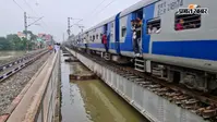 पुनपुन रेल पुल के गार्डर से 10 सेमी ऊपर पहुंचा पानी, पटना-गया जी के बीच दस मेमू रद्द, इनका बदला मार्ग