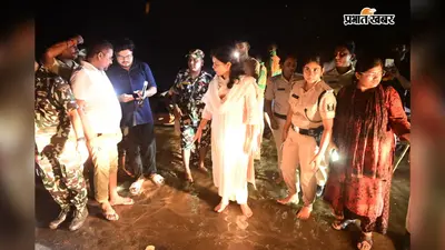 राघोपुर में बाढ़ का डीएम वर्षा सिंह ने लिया जायजा, बाढ़ पीड़ितों के लिए मोटरबोट की सुविधा