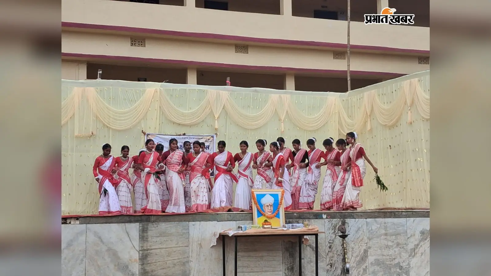 कहीं केक कटा, कहीं सांस्कृतिक कार्यक्रम... मेसरा के स्कूल-कॉलेजों में धूमधाम से मना शिक्षक दिवस
