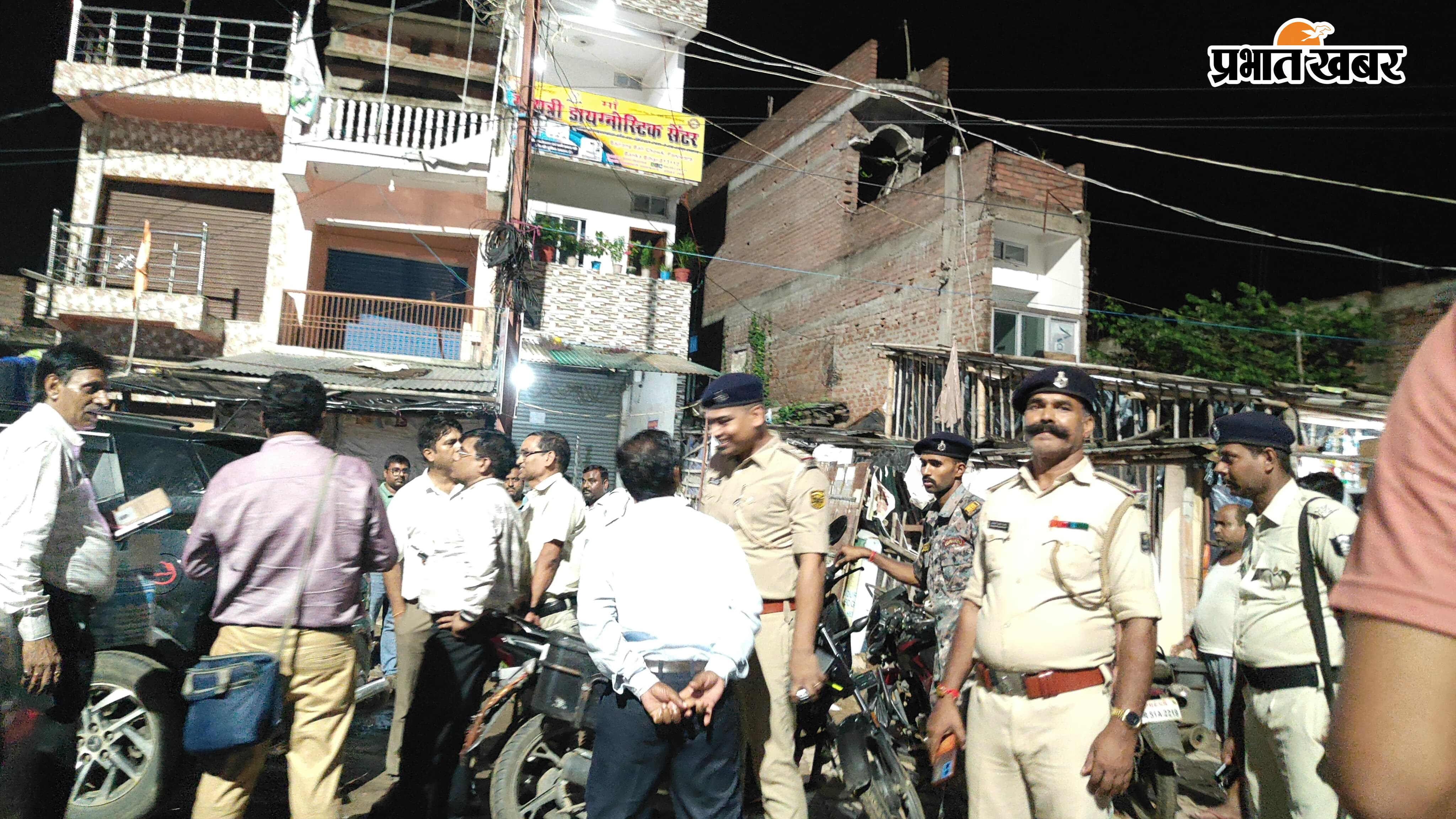बिना निबंधन के चल रहा था अल्ट्रासाउंड, पंजवारा के गायत्री डायग्नोस्टिक सेंटर पर प्रशासन का छापा और सीलिंग | Prabhat Khabar Network