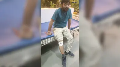 सारण: कुत्ते को बचाने में अनियंत्रित हुई बुलेट, मकेर के राजस्व अधिकारी नवीन कुमार घायल