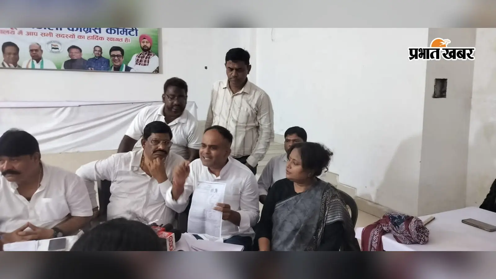वोटर लिस्ट सुधार में गड़बड़ी का आरोप, बीएलओ पर दबाव डालकर नाम कटवाने की कोशिश, ये है चुनाव आयोग के नियम