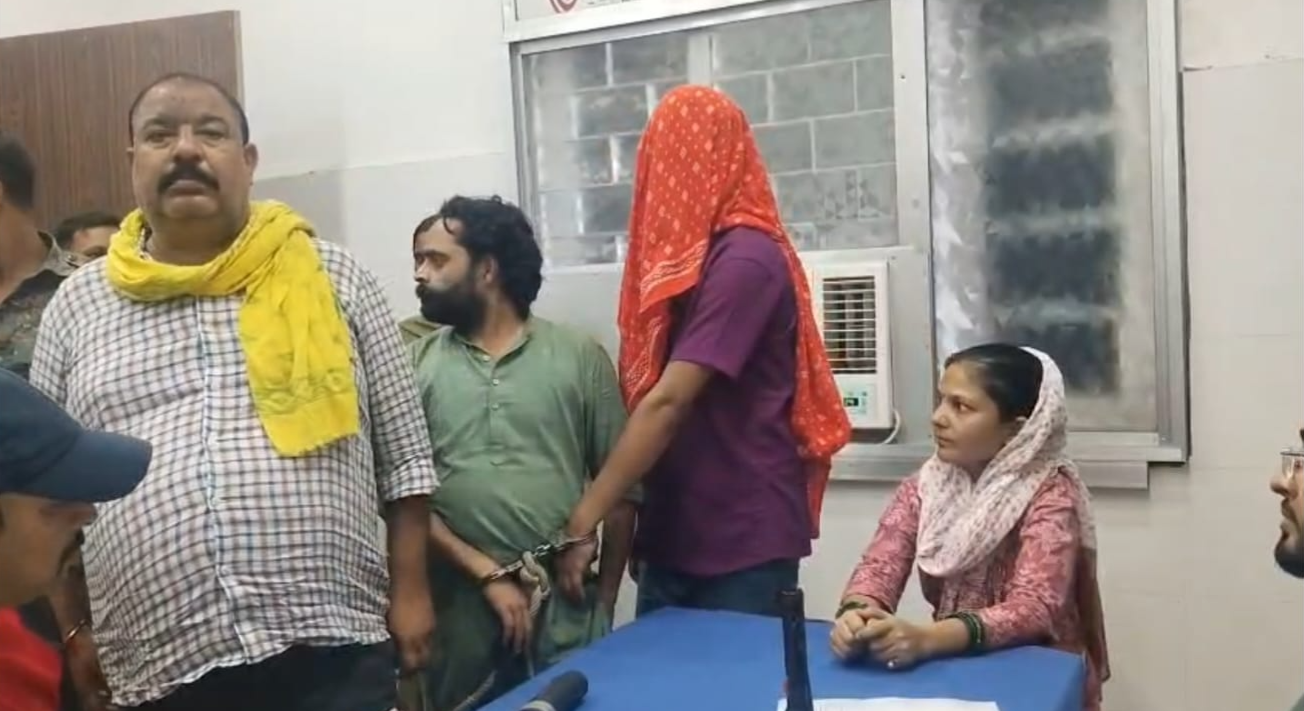 गिरफ्तार राधास्वामी संगठन के प्रदेश प्रभारी मुकेश कुमार सिन्हा सहित अन्य आरोपी (फाइल फोटो)