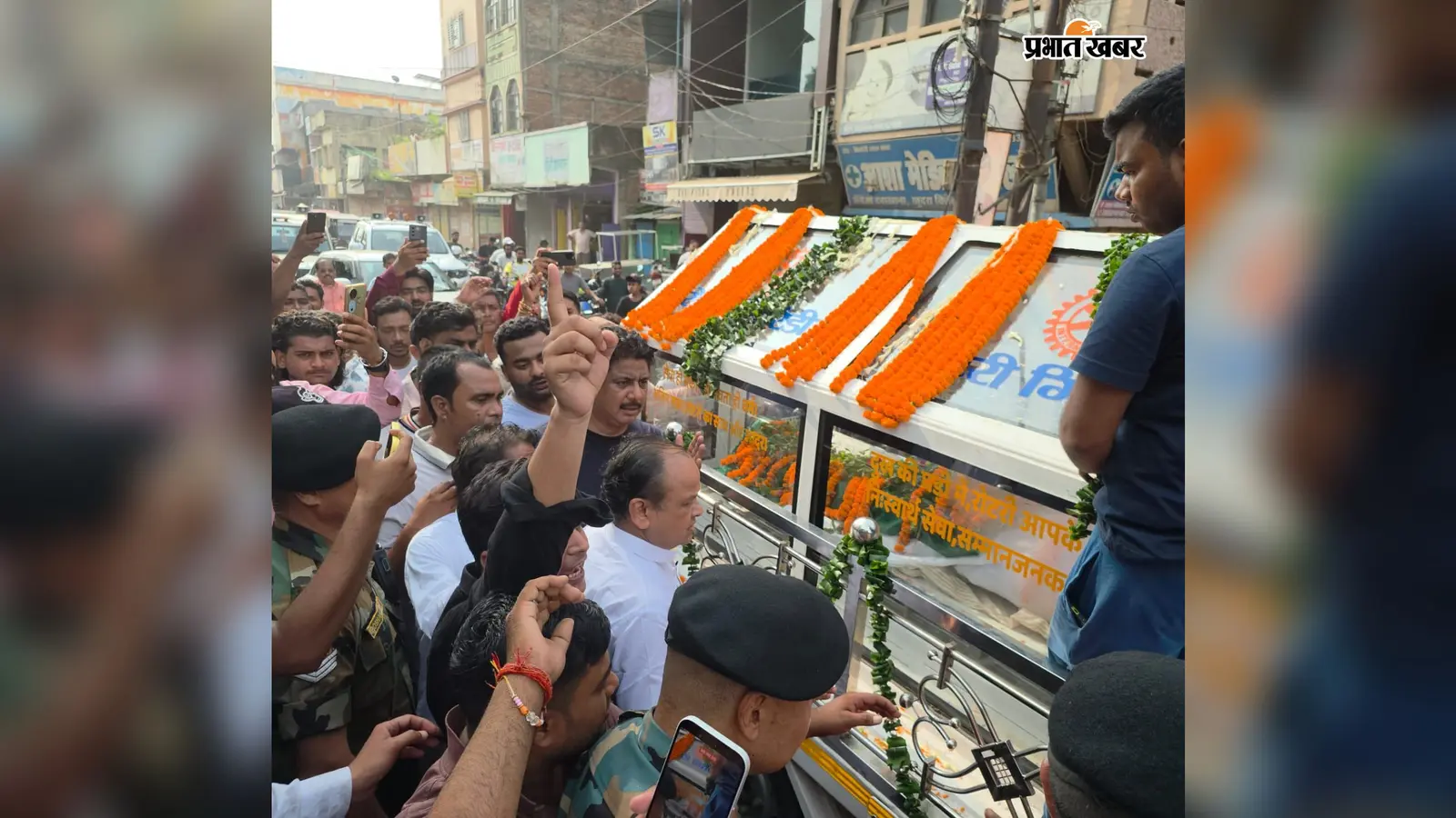 सुदिव्य सोनू के अंतिम दर्शन में पहुंचे इरफान अंसारी, भावुक होकर रो पड़े
