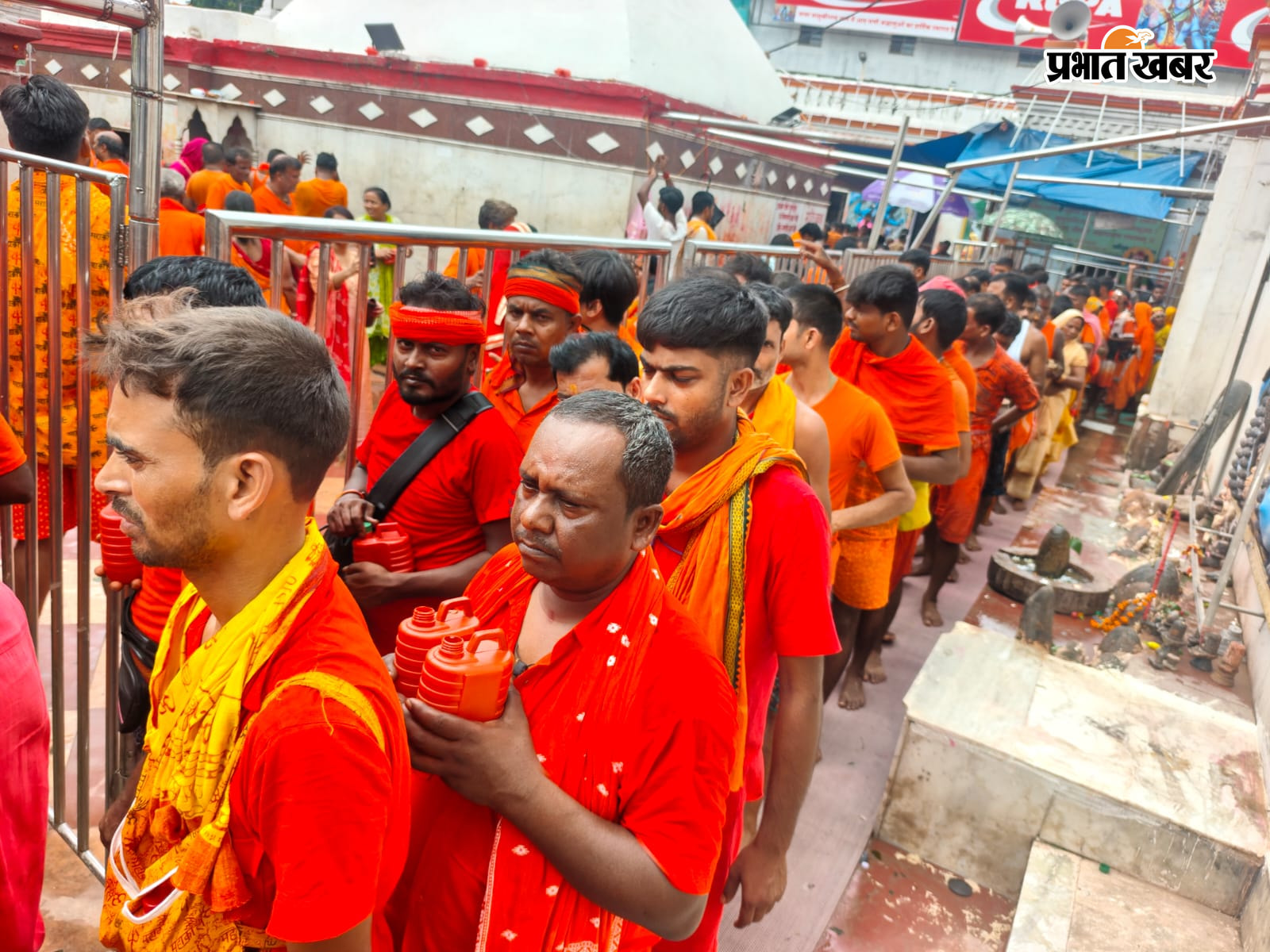 बासुकिनाथ में कतारबद्ध श्रद्धालु एवं भक्तों की भीड़  | Prabhat Khabar Network