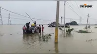 घर-घर घुसा बाढ़ का पानी, सड़कें हुई जलमग्न, छह दिन बाद भी बेगूसराय में नाव-सामुदायिक रसोई का का इंतजार कर रहे लोग