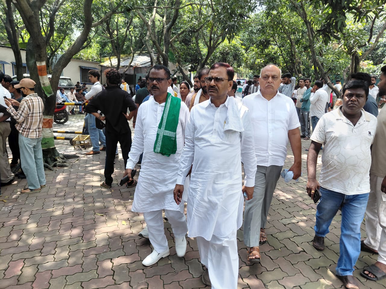 जेएमएम धनबाद के जिला अध्यक्ष, सचिव और धनबाद के पूर्व मेयर