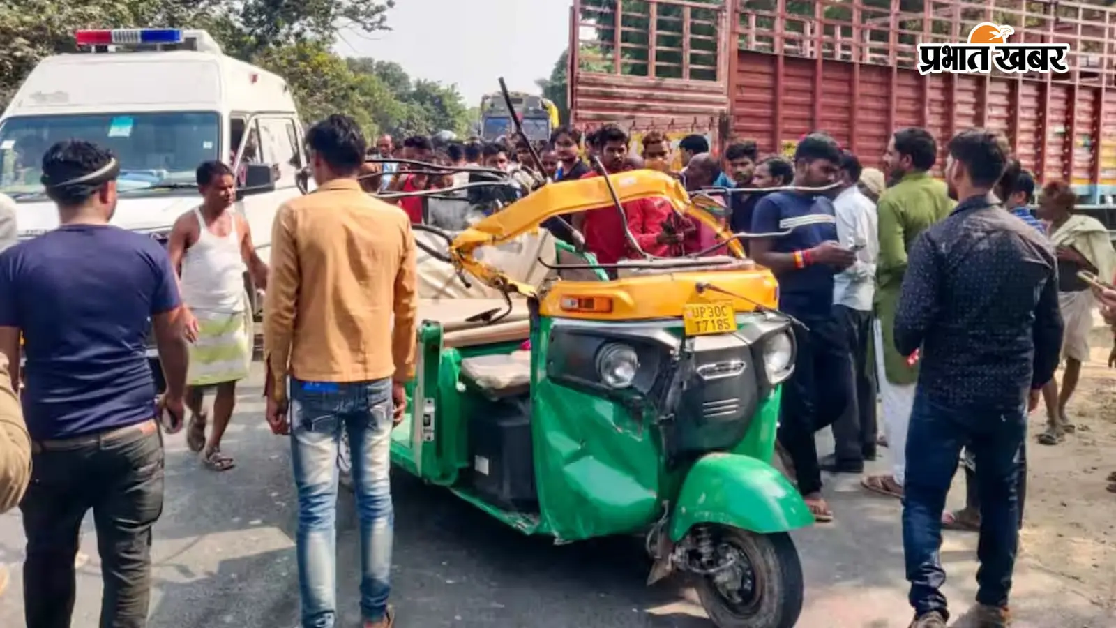 Sambhal Road Accident: 3 माह की बच्ची और मासूम भाई समेत 5 लोगों की दर्दनाक मौत, टेंपो-ट्रक में भीषण भिड़ंत, ई-रिक्शा के अचानक मुड़ने से हुआ हादसा