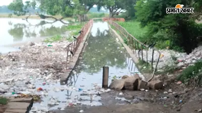 छपरा-मांझी-दरौली-गुठनी मुख्य पथ पर ताजपुर का जर्जर पुल बना जानलेवा, पानी में भी जारी टोटो-ऑटो का परिचालन बंद