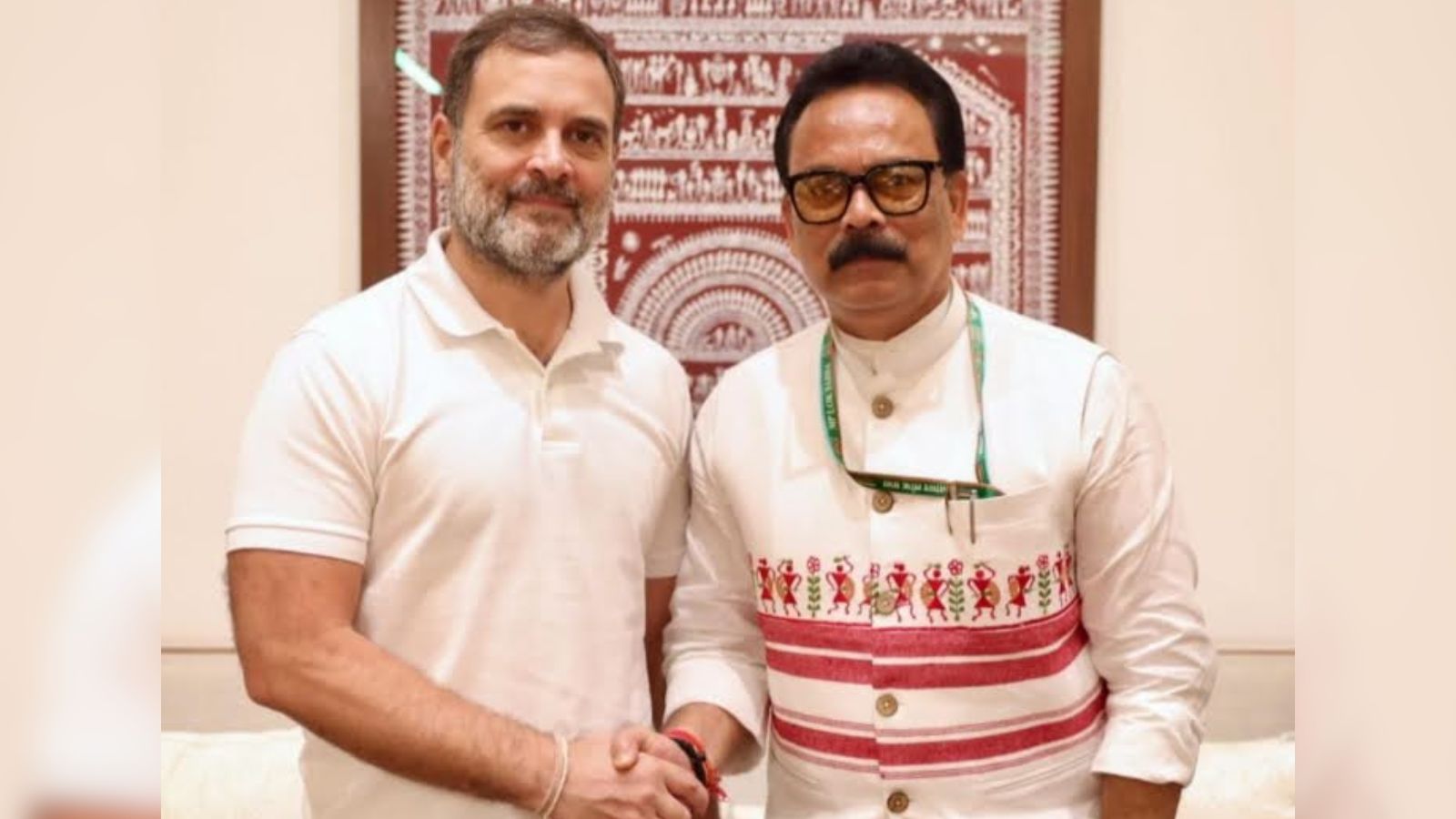 राहुल गांधी के साथ सांसद सुखदेव भगत