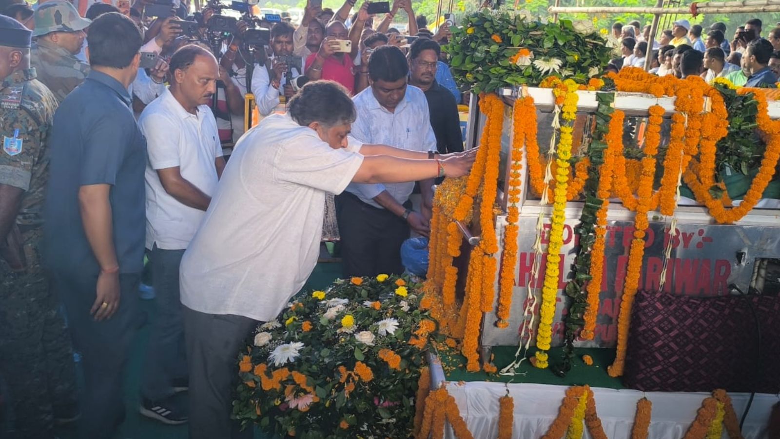 श्रद्धांजलि देने गिरिडीह पहुंचे सुप्रीयो भट्टाचार्य