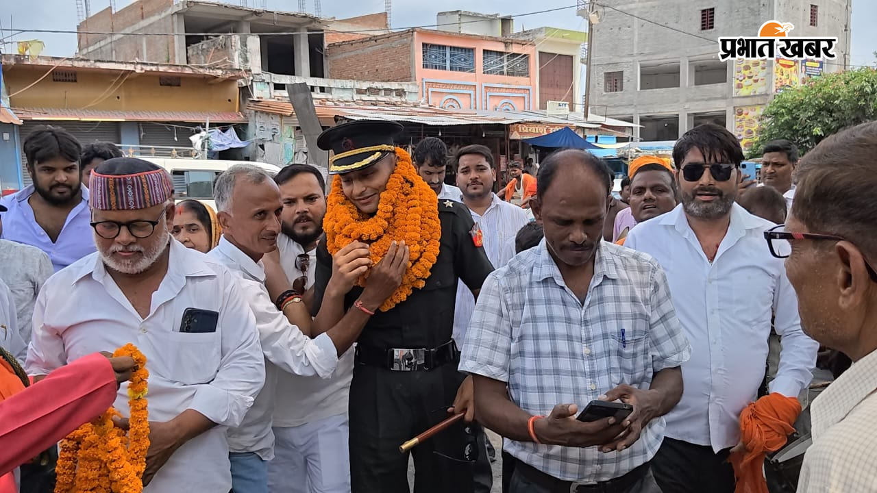 रसूलपुर चौक और गांव पहुंचने पर स्वागत करते लोग | Prabhat Khabar Network