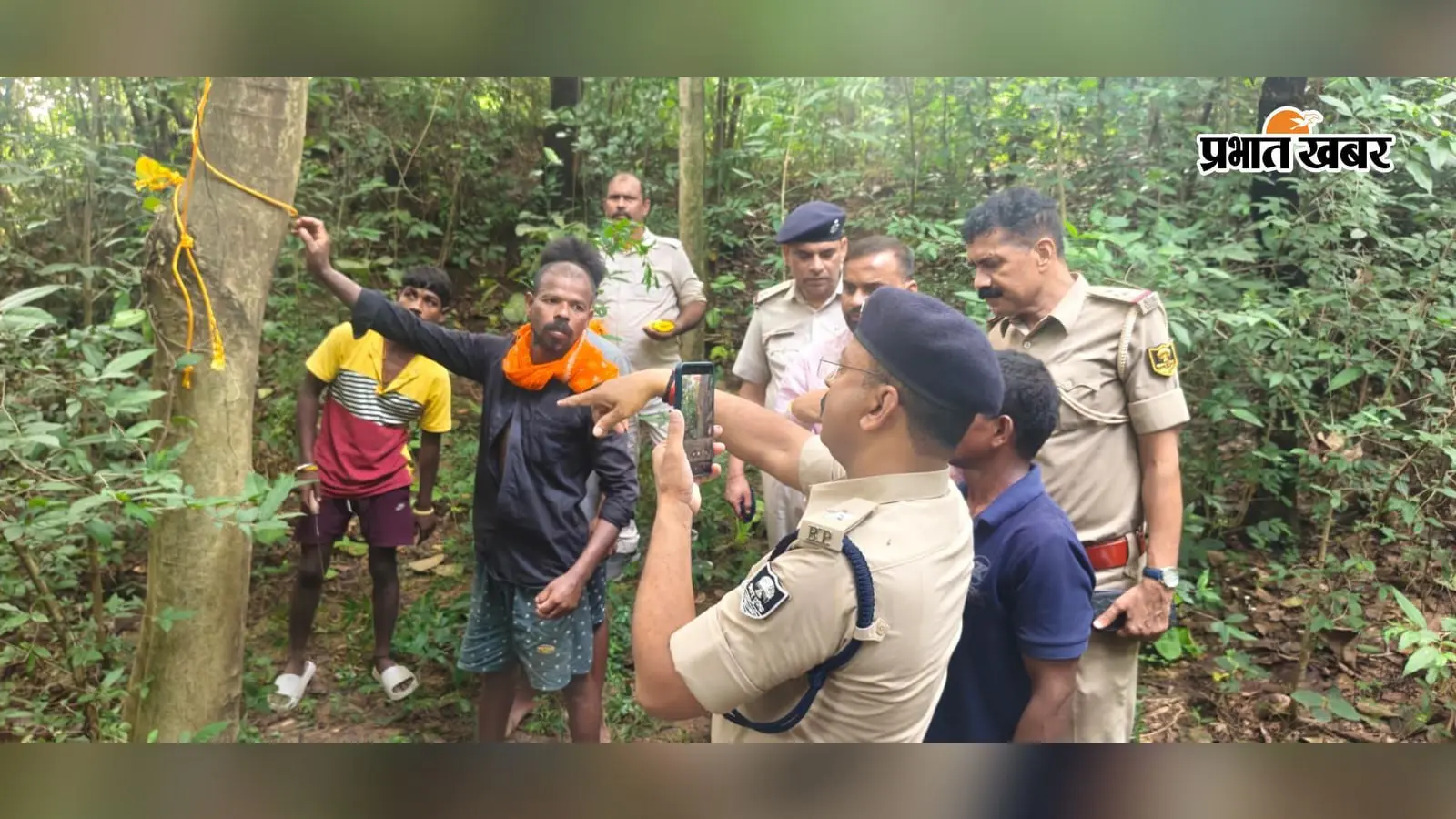 मोहरिया में पेड़ से लटका मिला युवती का शव, शनिवार शाम से थी लापता