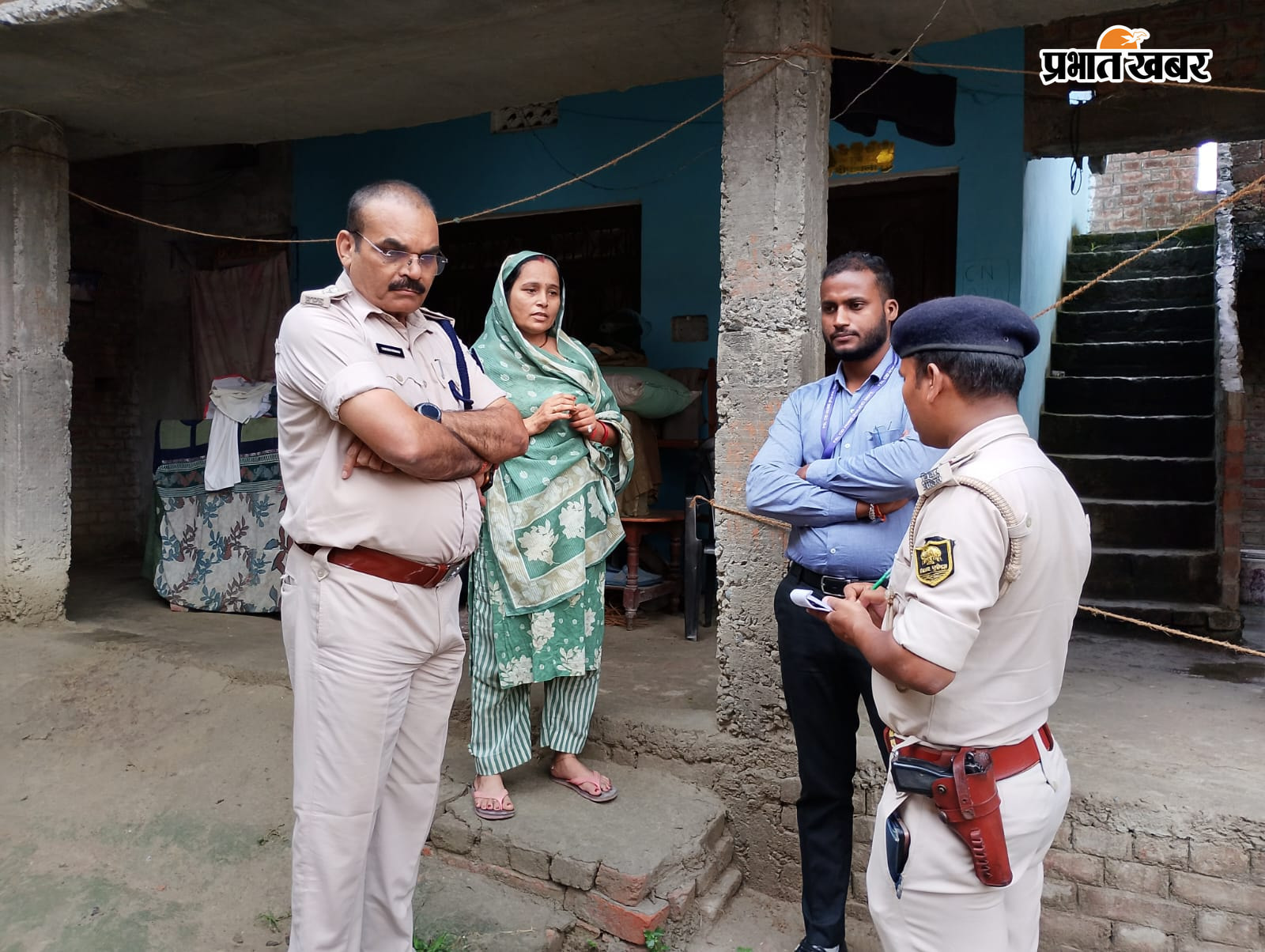 घटनास्थल पर पहुंची एफएसएल की टीम एसडीपीओ, घटनास्थल को पुलिस ने किया सील, घटनास्थल पर दो चौकीदारों की तैनाती, | Prabhat Khabar Network