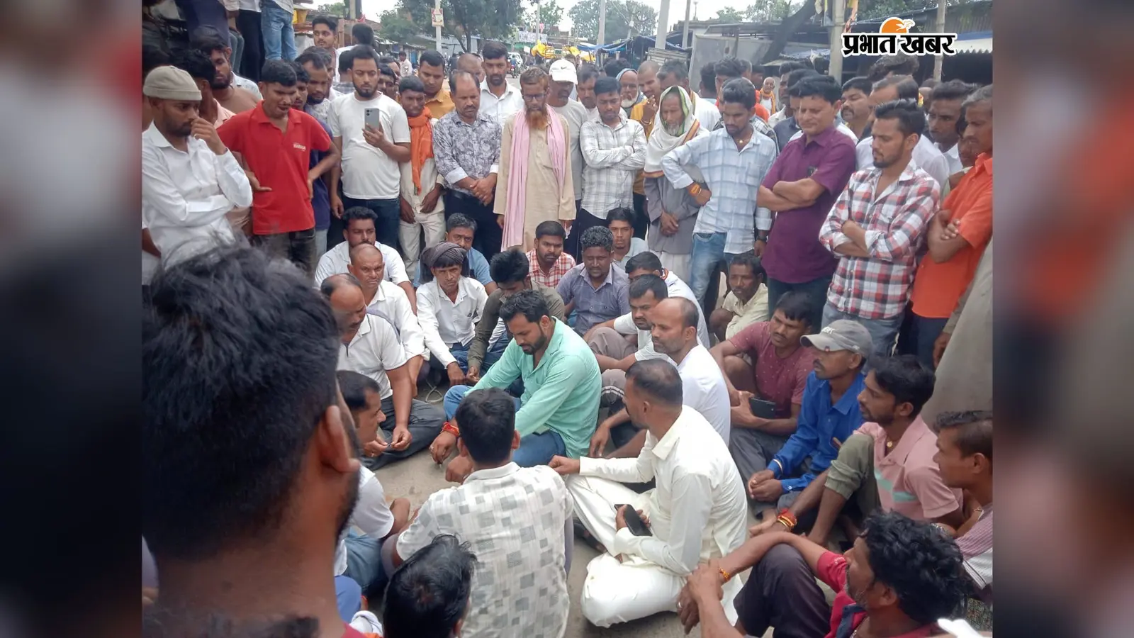 गढ़वा: भैंस चराने गए 64 वर्षीय बुजुर्ग को हाथी ने पटक कर मार डाला, ग्रामीणों ने किया सड़क जाम