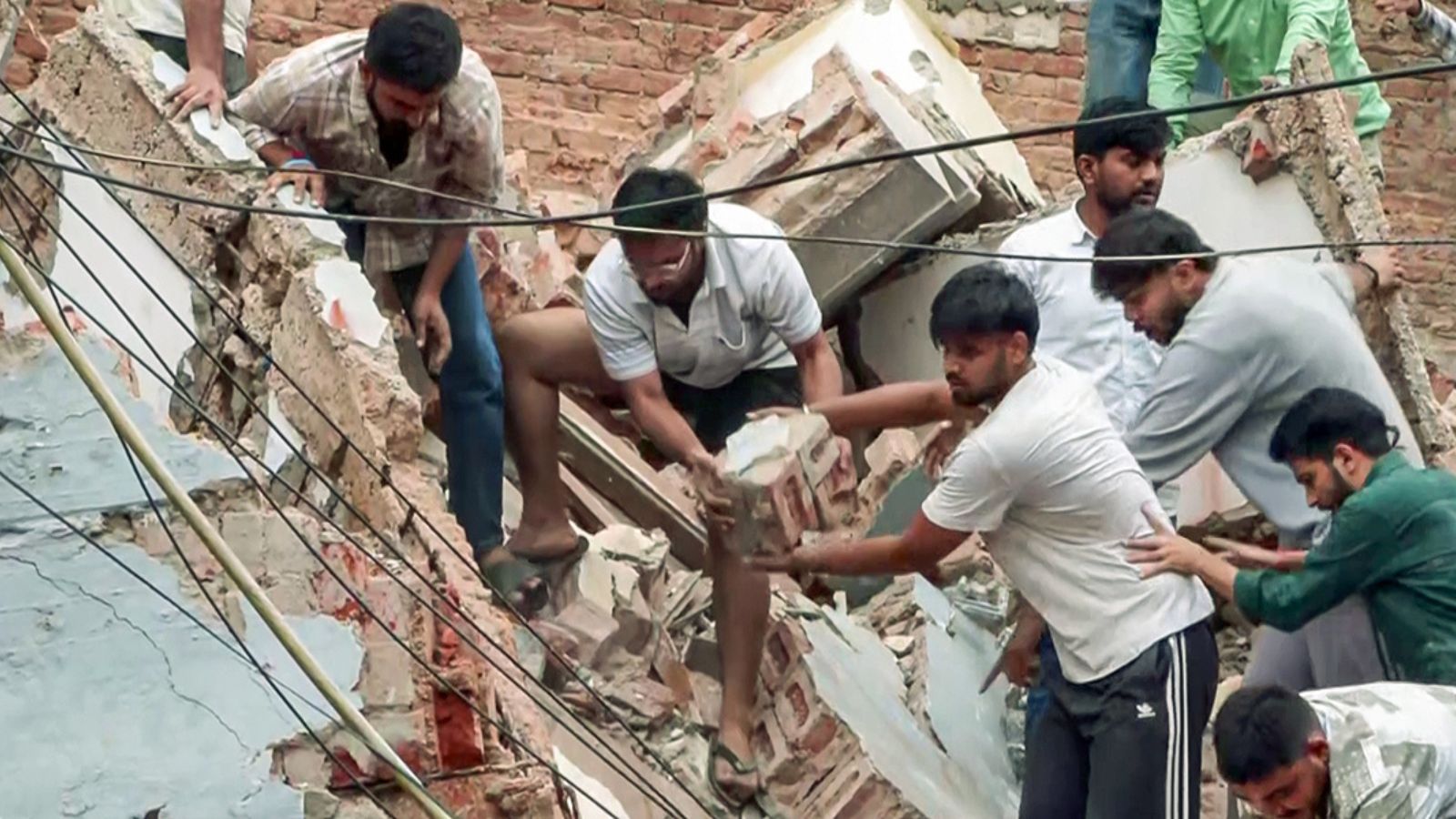 हादसे की वजह की जांच बाकी