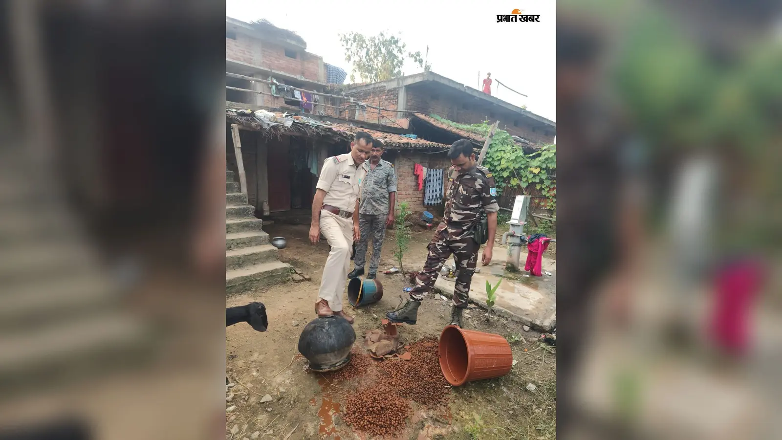 धुरकी में अवैध शराब पर पुलिस की चोट, 30 किलो जावा महुआ मौके पर किया नष्ट