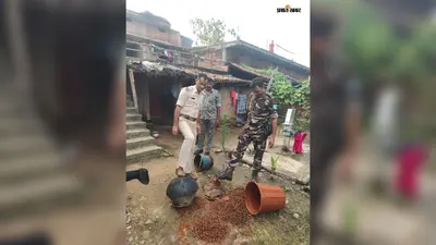 धुरकी में अवैध शराब पर पुलिस की चोट, 30 किलो जावा महुआ मौके पर किया नष्ट