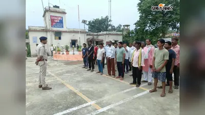 गोपालगंज: उचकागांव में गुंडा परेड, थाने पहुंचे सूचीबद्ध असामाजिक तत्व; पुलिस ने दी सख्त चेतावनी