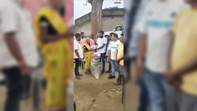 अकेली और लाचार बुजुर्ग महिला तक पहुंची मदद, राशन कीट मिलते ही चेहरे पर आयी खुशी