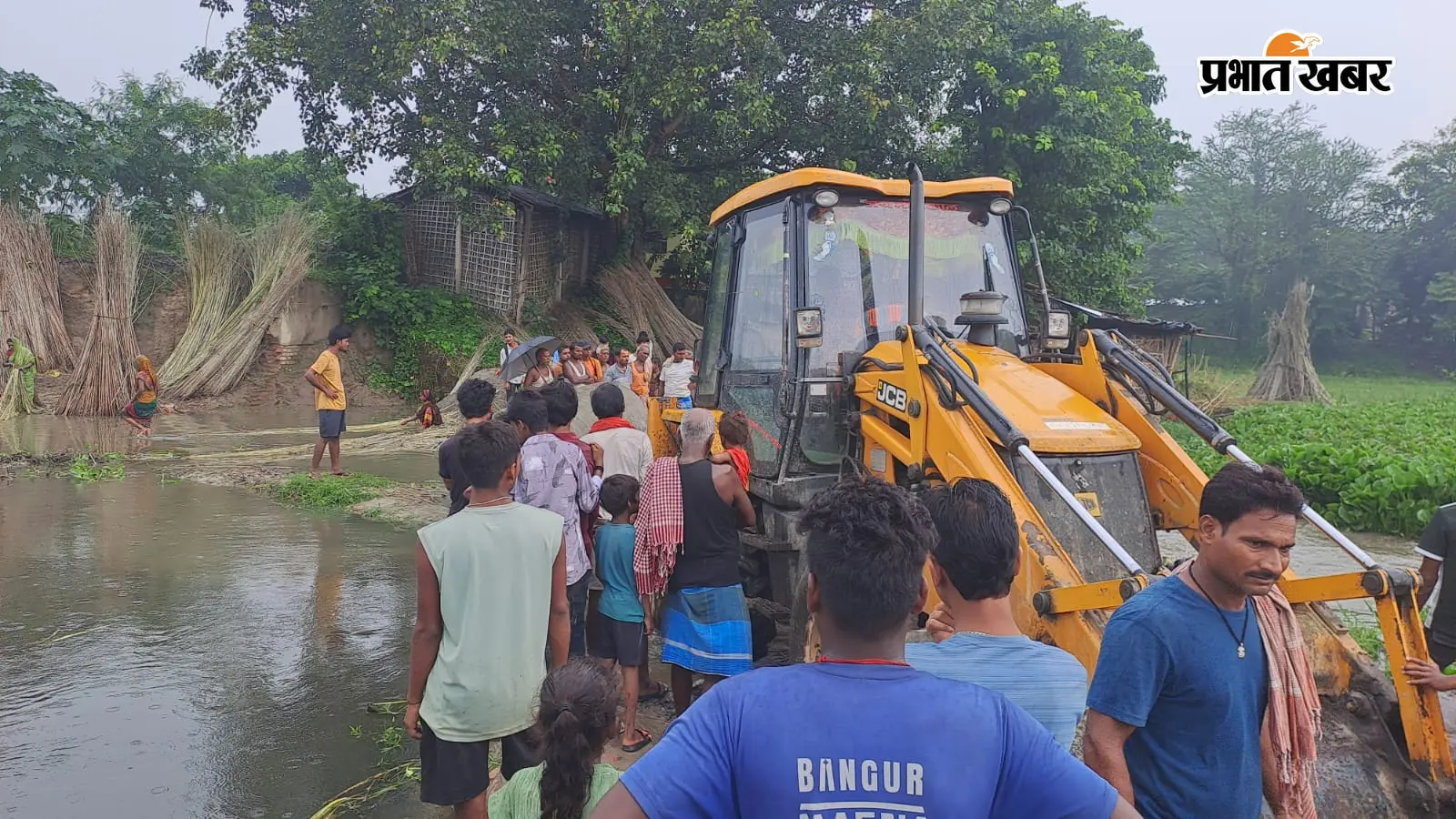 मीरगंज आरओबी निर्माण की रफ्तार पर सवाल, वैकल्पिक मार्ग क्षतिग्रस्त होने से बढ़ी परेशानी