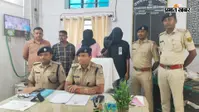 ट्रैवलर मिनी बस में शराब की खेप, आगे-आगे चलती थी स्कॉर्पियो; दाउदनगर में 393 लीटर शराब बरामद