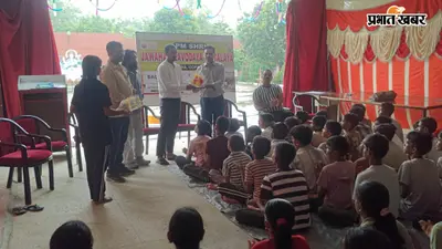 गोपालगंज के नवोदय विद्यालय में बैगलेस डे की खास पहल, टेराकोटा और कैलीग्राफी सीख रहे छात्र