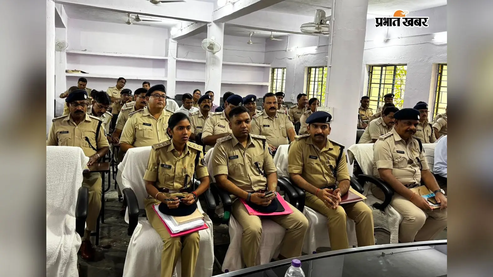 जहानाबाद: एसपी की अध्यक्षता में मासिक अपराध गोष्ठी संपन्न; ‘ऑपरेशन चबूतरा’ और ‘पुलिस दीदी’ के जरिए सूखे नशे व अपराध पर नकेल कसने का कड़ा निर्देश